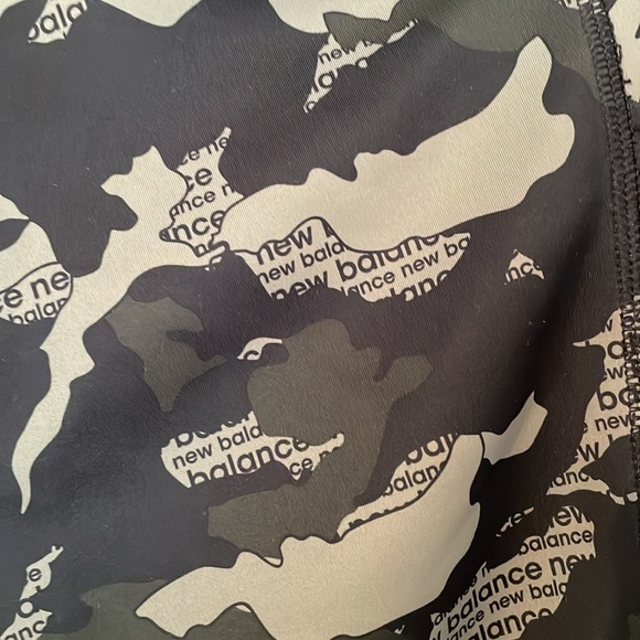New Balance Core Tights Women Green Camo Print Large Nettle Green Pockets EUC - Picture 6 of 9